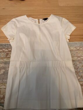 Theory Cream Short Sleeve Top with Pleated Waist